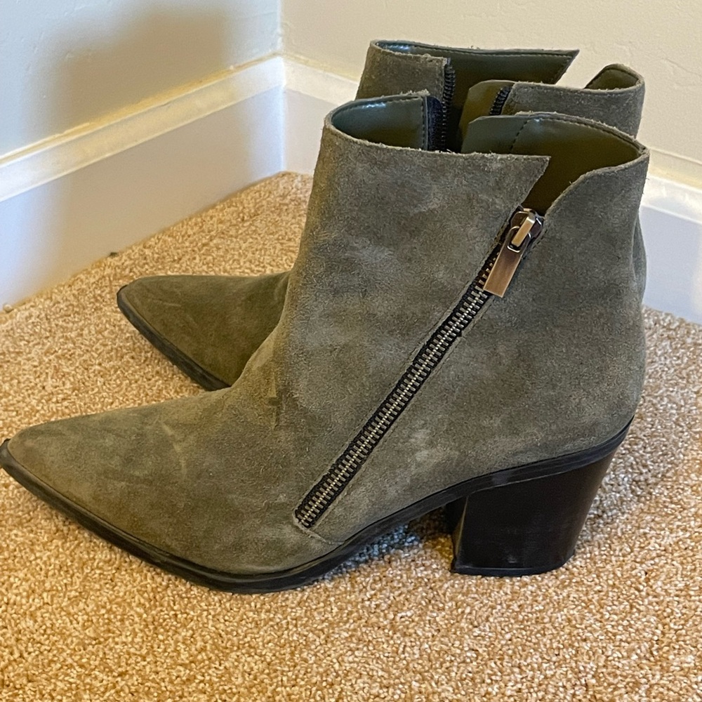 Nine West Pointed Toe Ankle Boot